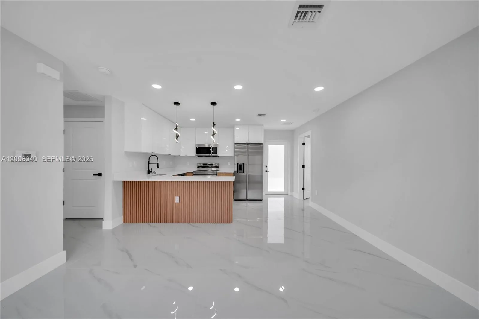 1042 Darlington St, Other City - In The State Of Florida, FL 33974 photo 7