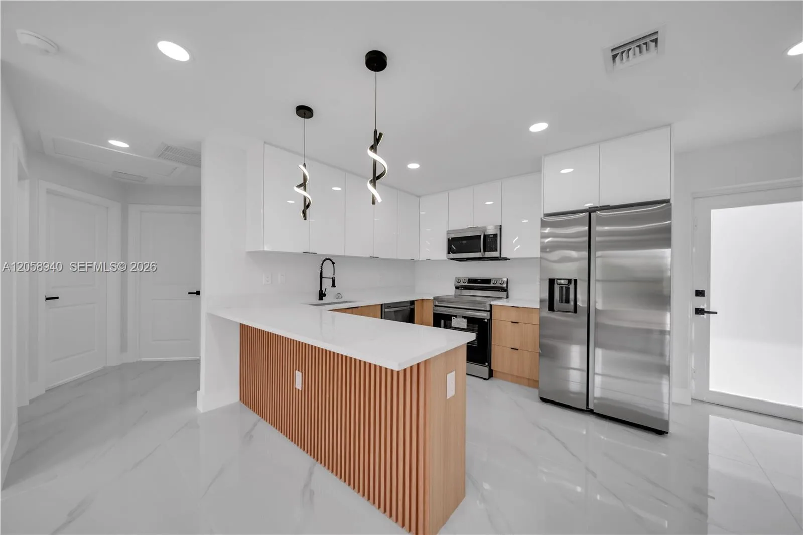 1042 Darlington St, Other City - In The State Of Florida, FL 33974 photo 8