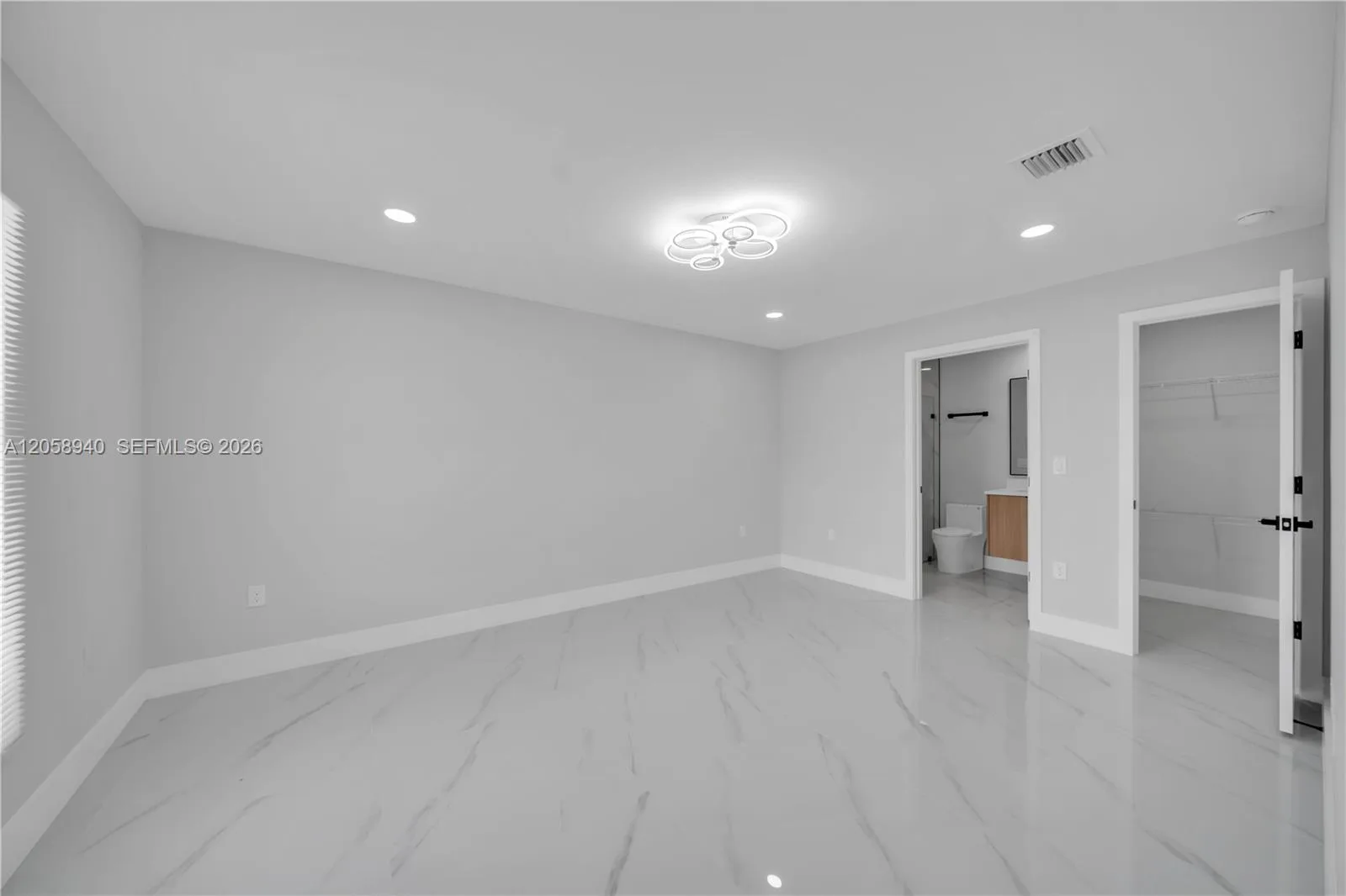 1042 Darlington St, Other City - In The State Of Florida, FL 33974 photo 9