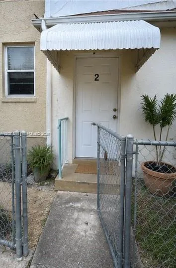 1919 SW 2nd St # B, Miami, FL 33135