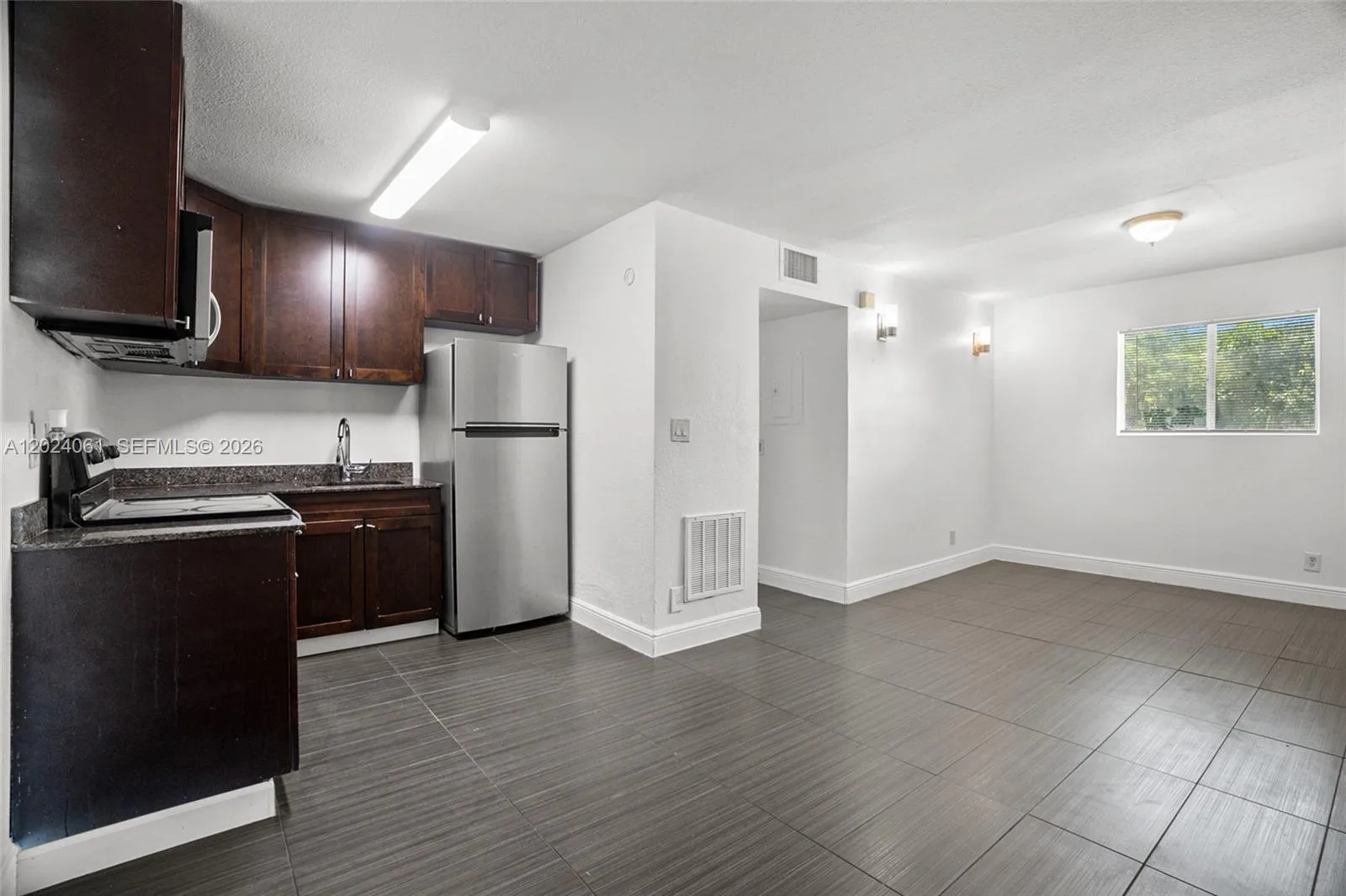 37 SW 14th St # 16, Dania Beach, FL 33004