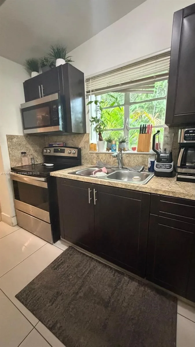 1176 NW 58th Terrace, Miami, FL 33127 photo 5