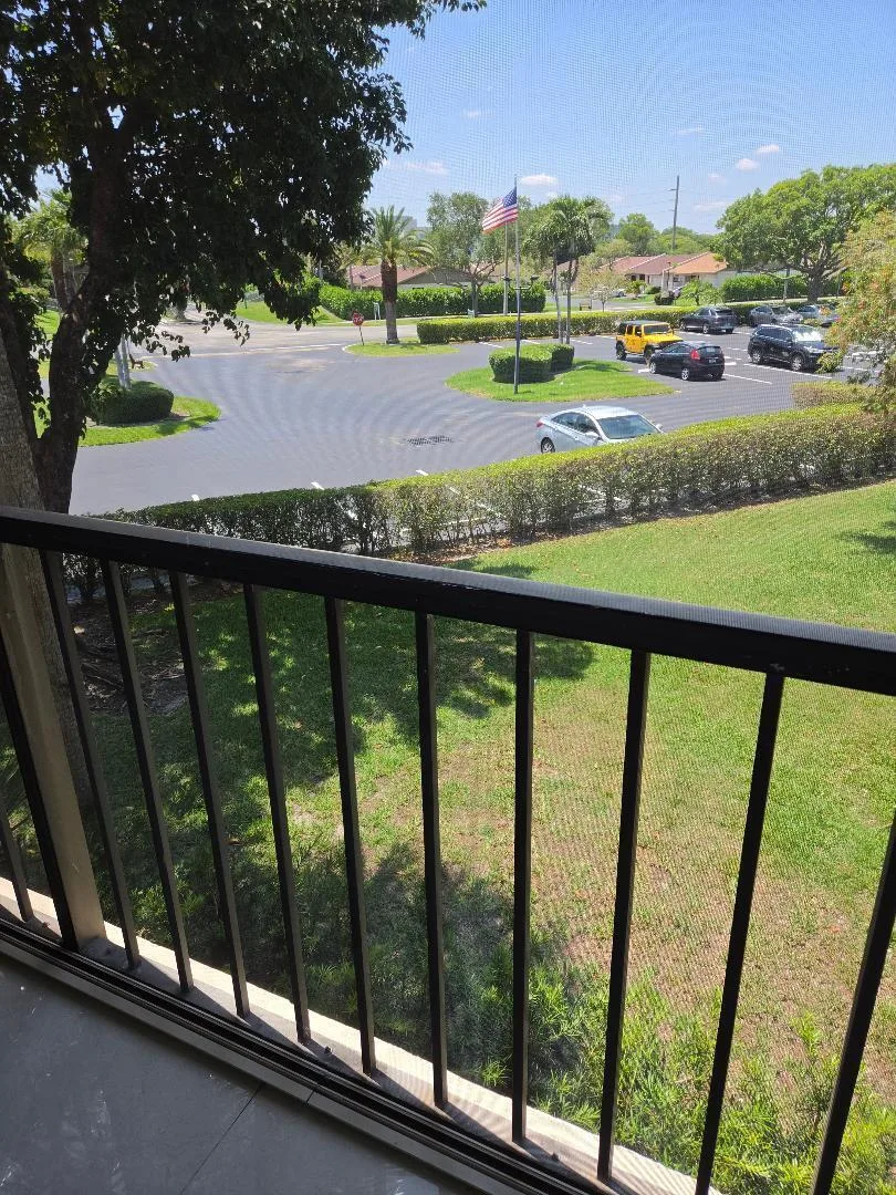 5310 Las Verdes Circle # 220, Delray Beach, FL 33484