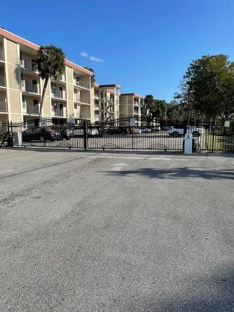 2649 NW 48th Terrace # 433, Lauderdale Lakes, FL 33313 photo 3