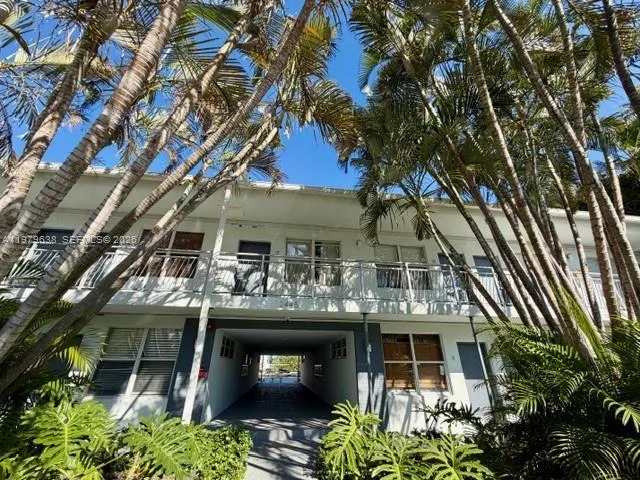 2445 Lake Pancoast Dr # 7, Miami Beach, FL 33140 photo 4