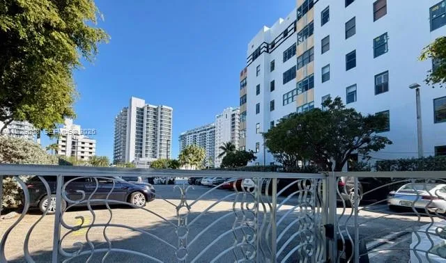 2445 Lake Pancoast Dr # 7, Miami Beach, FL 33140 photo 5
