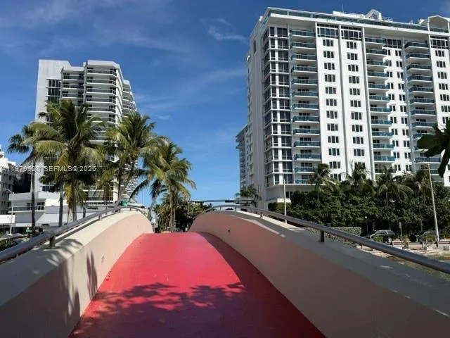 2445 Lake Pancoast Dr # 7, Miami Beach, FL 33140 photo 8