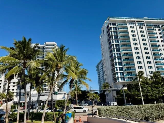 2445 Lake Pancoast Dr # 7, Miami Beach, FL 33140 photo 9
