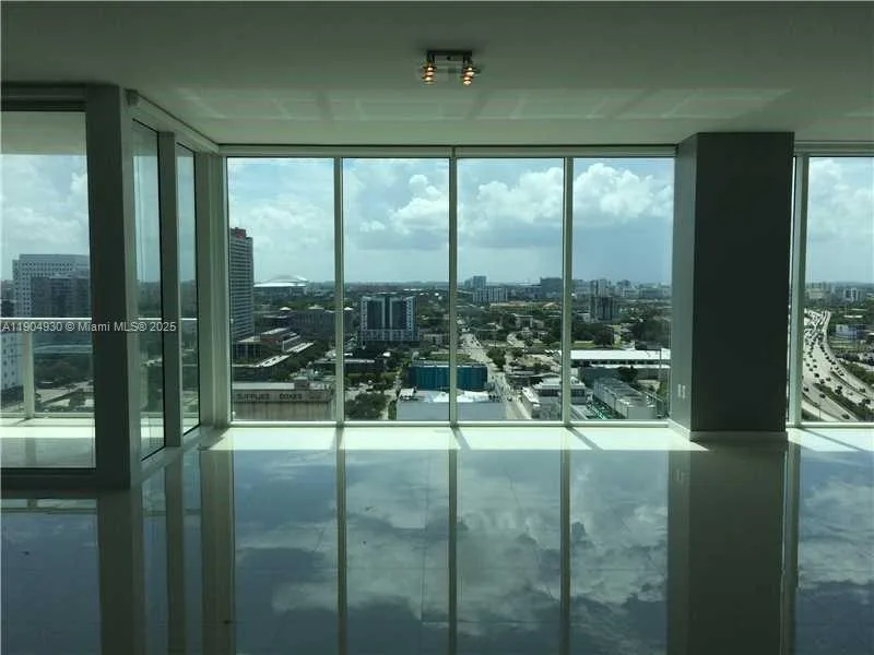 1040 Biscayne Blvd # 1707, Miami, FL 33132 photo 2