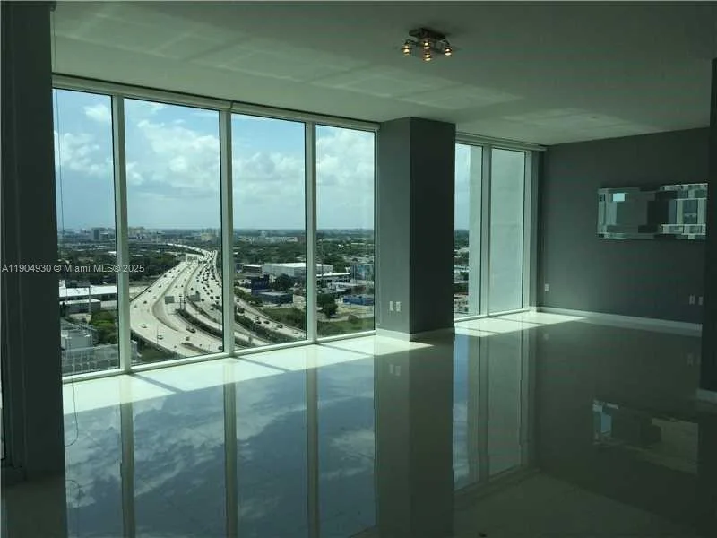 1040 Biscayne Blvd # 1707, Miami, FL 33132 photo 3