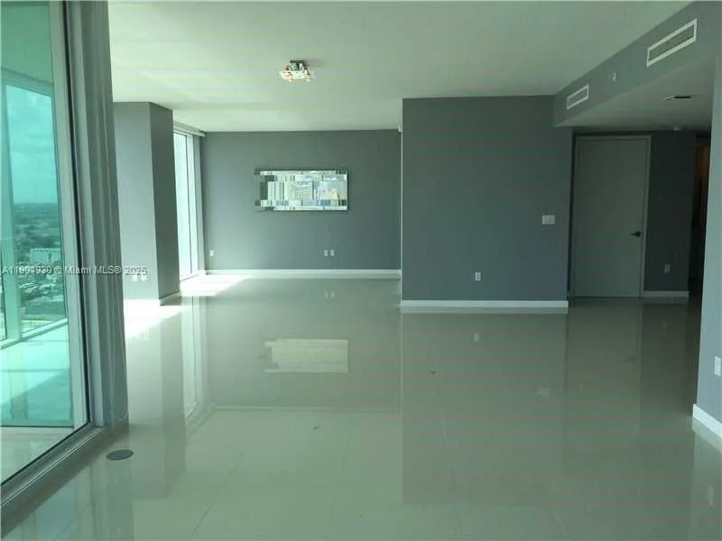 1040 Biscayne Blvd # 1707, Miami, FL 33132 photo 4