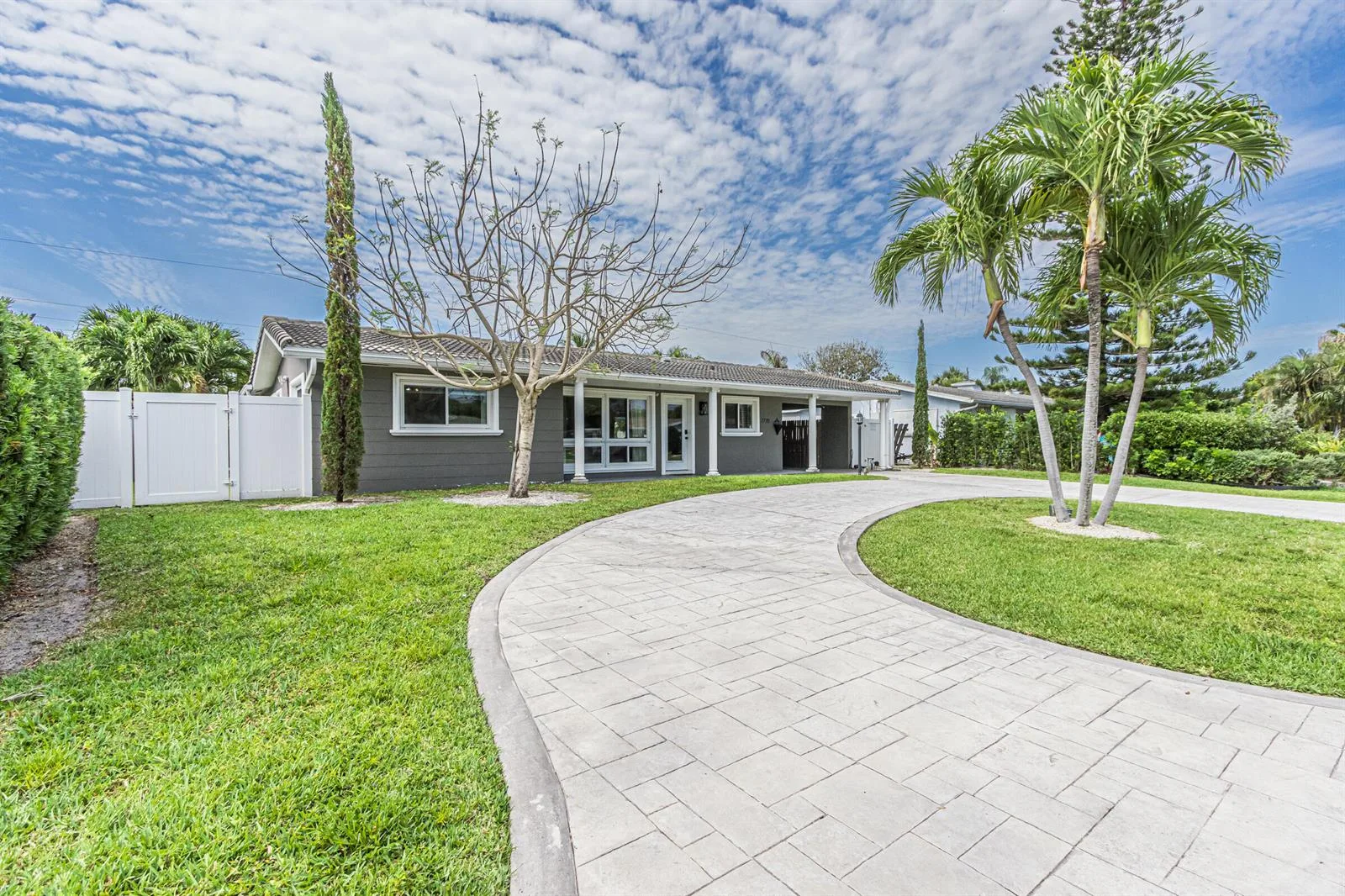 2770 NE 53rd Street, Lighthouse Point, FL 33064