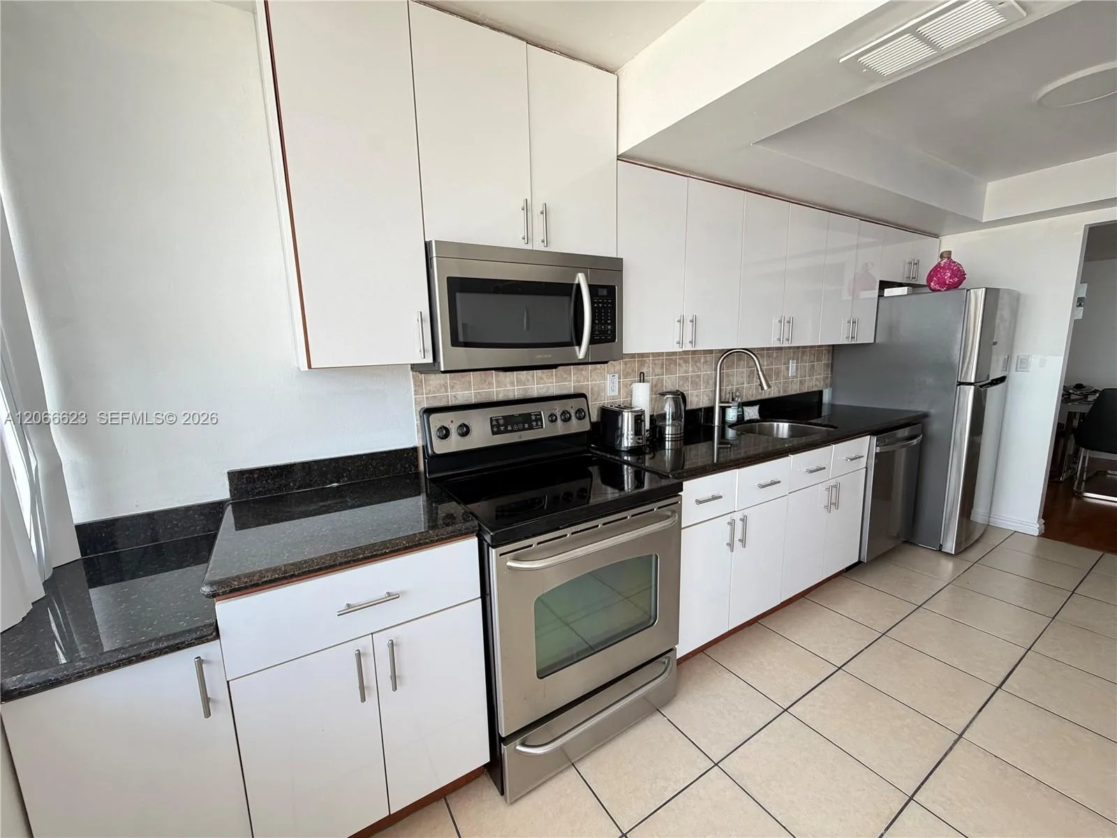 18031 Biscayne Blvd # 601, Aventura, FL 33160 photo 2