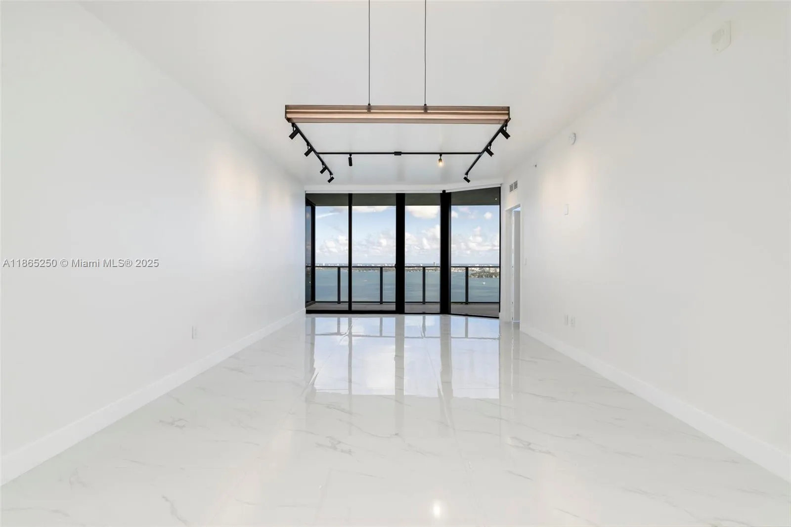 700 NE 24th St # 3705, Miami, FL 33137