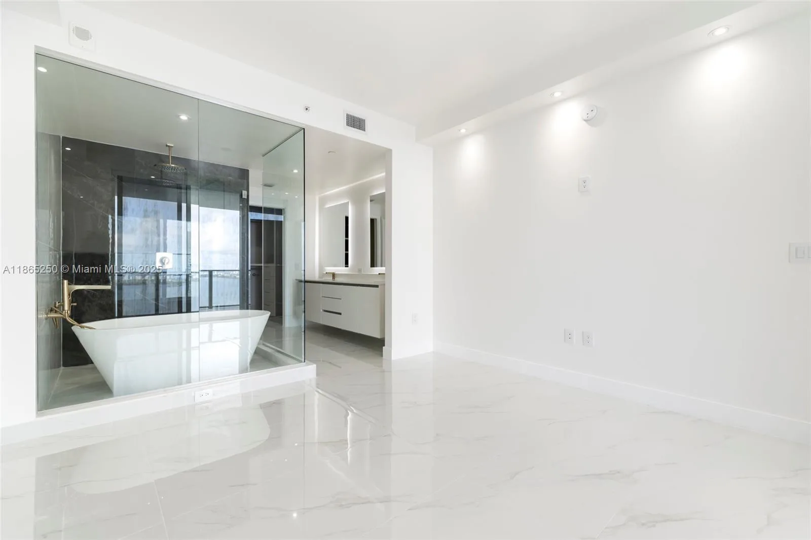 700 NE 24th St # 3705, Miami, FL 33137 photo 11