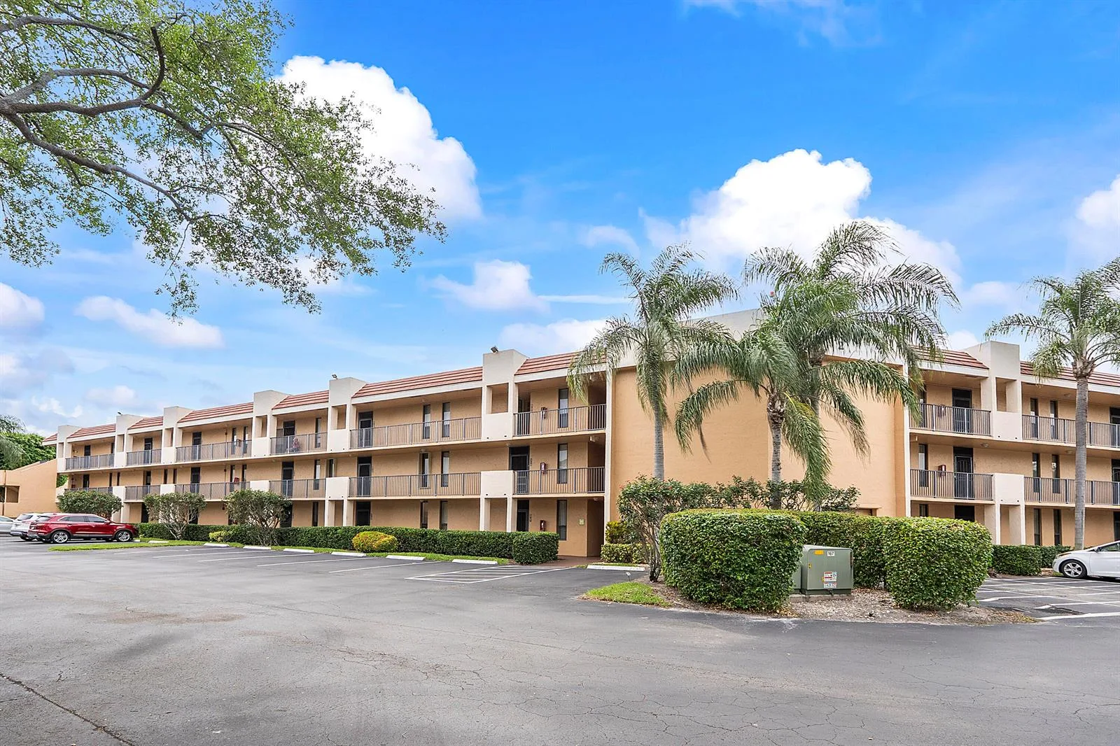 5828 Coral Lake Drive, Margate, FL 33063