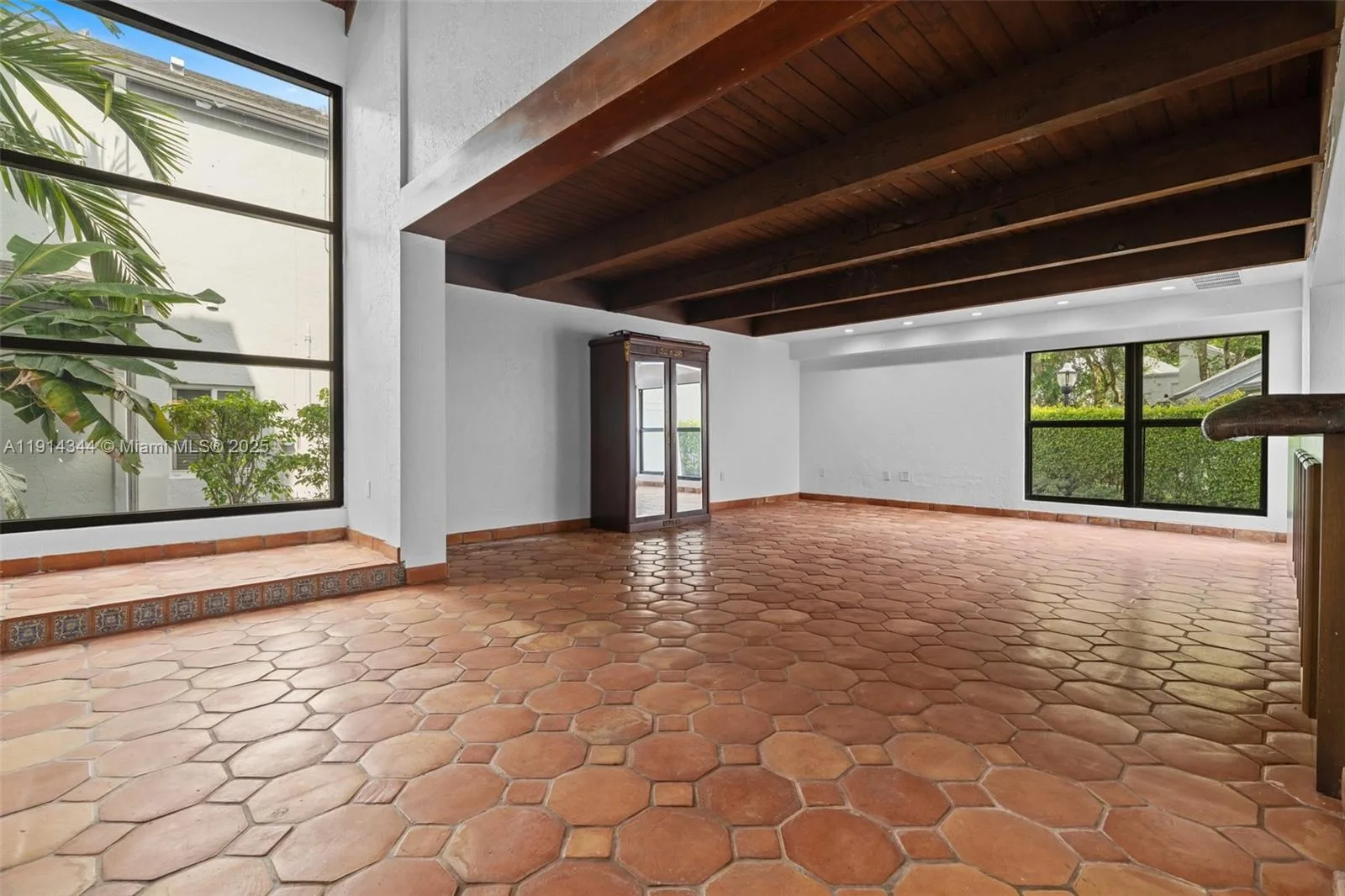 20215 W Oak Haven Cir, Miami, FL 33179 photo 10