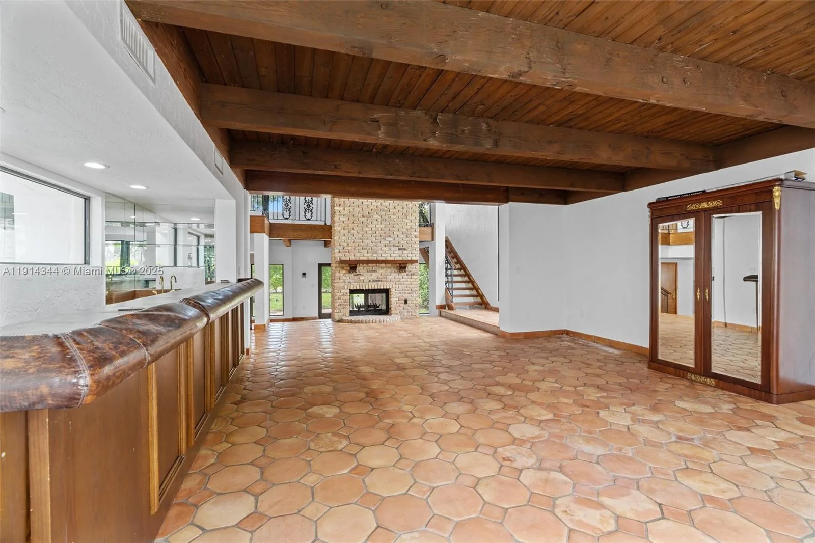20215 W Oak Haven Cir, Miami, FL 33179 photo 13