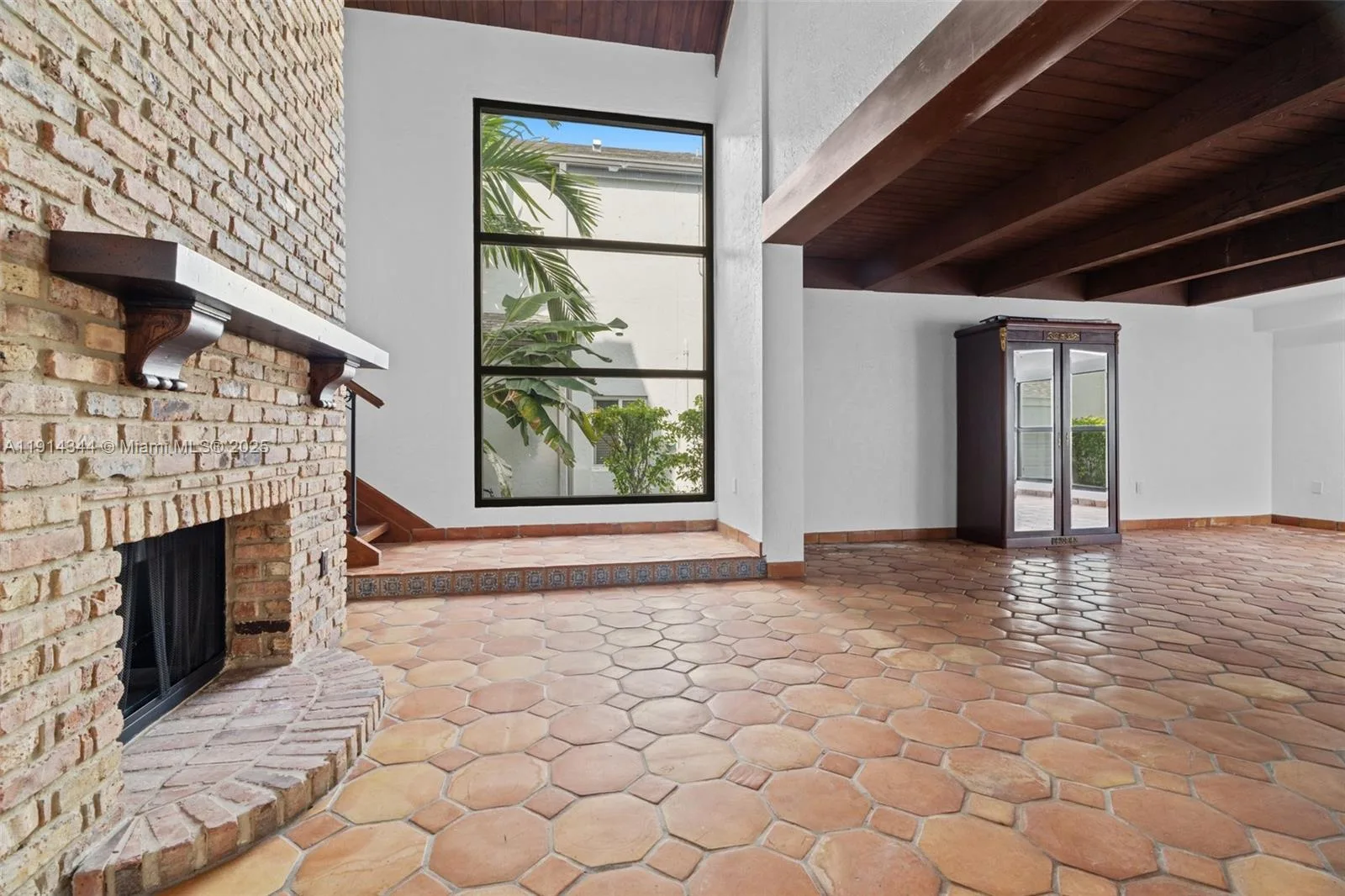 20215 W Oak Haven Cir, Miami, FL 33179 photo 9