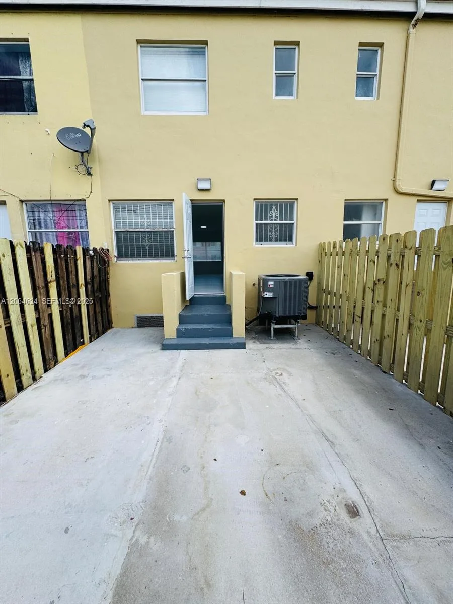 8454 NW 4th Ave # 8454, Miami, FL 33150 photo 2