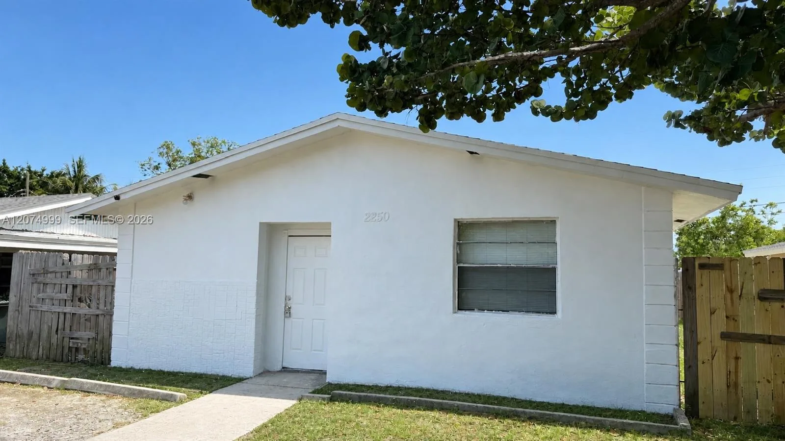 2250 NW 4th Ct, Pompano Beach, FL 33069 photo 2