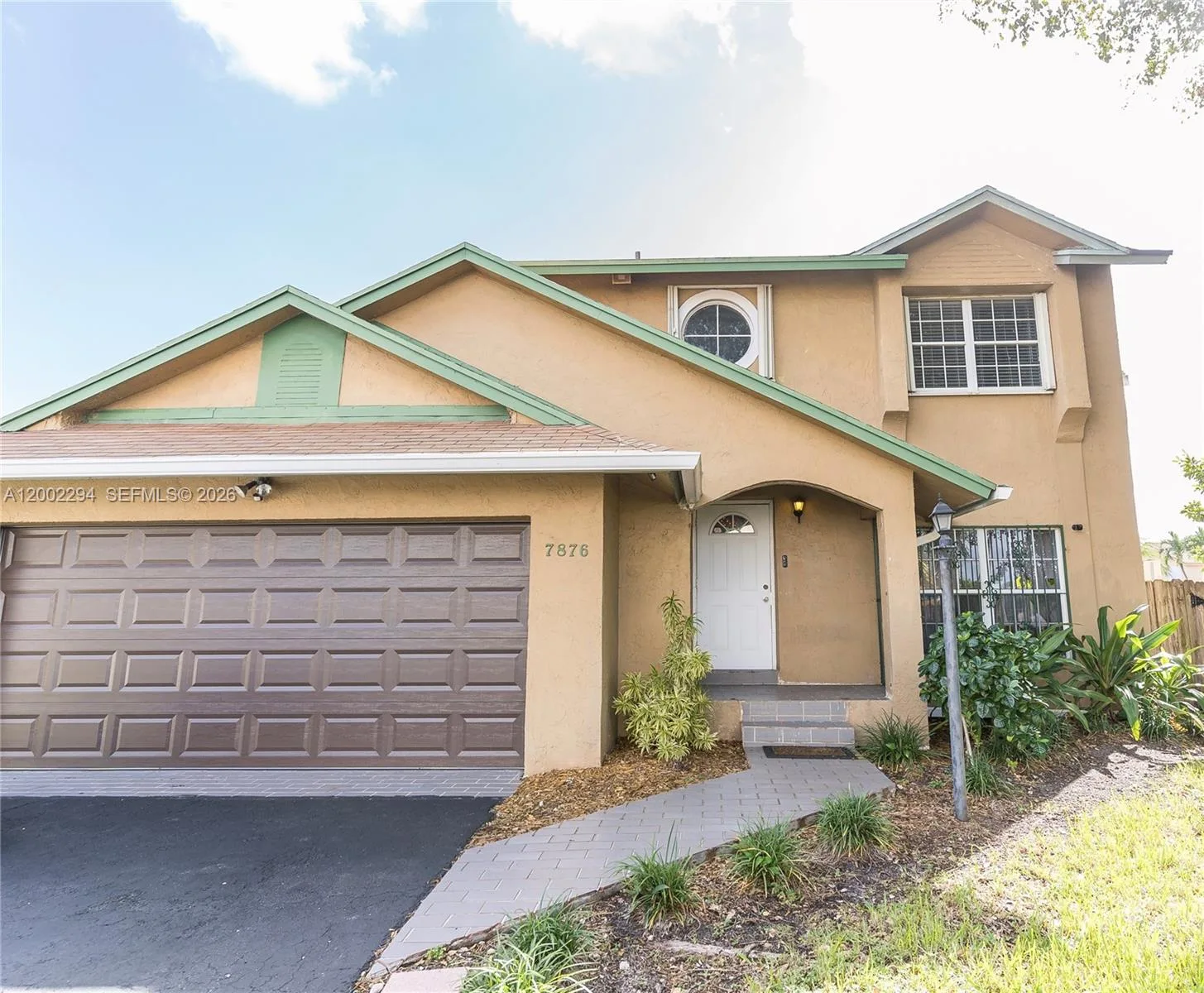 7876 NW 189th St, Hialeah, FL 33015