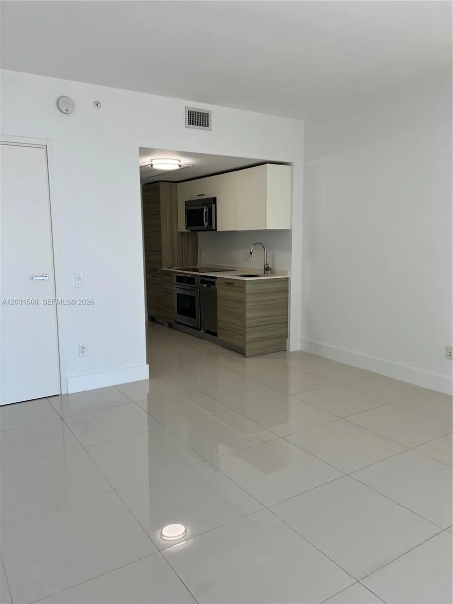 1300 Brickell Bay Dr # 1606, Miami, FL 33131 photo 5