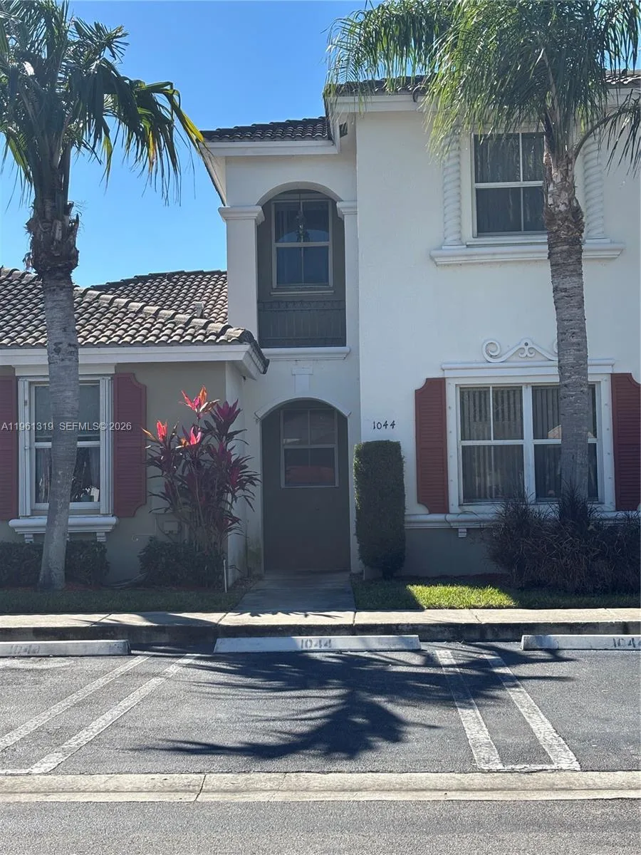 1044 NE 42nd Ter, Homestead, FL 33033 photo 2
