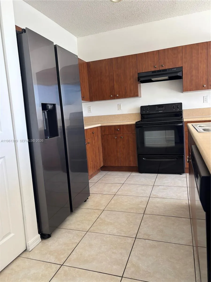 1044 NE 42nd Ter, Homestead, FL 33033 photo 4