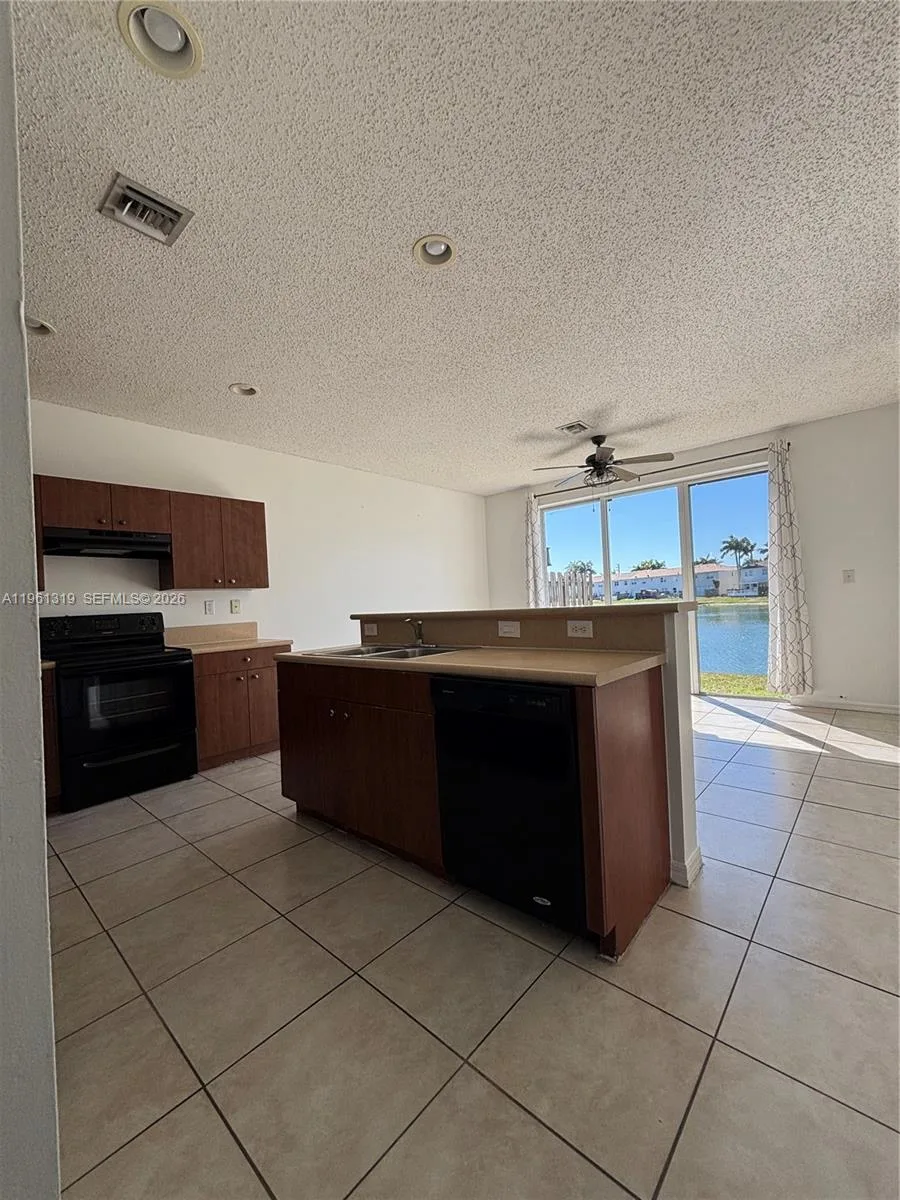 1044 NE 42nd Ter, Homestead, FL 33033 photo 5