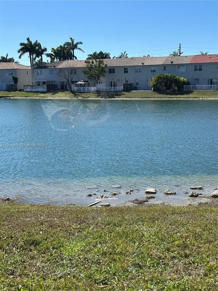1044 NE 42nd Ter, Homestead, FL 33033 photo 8