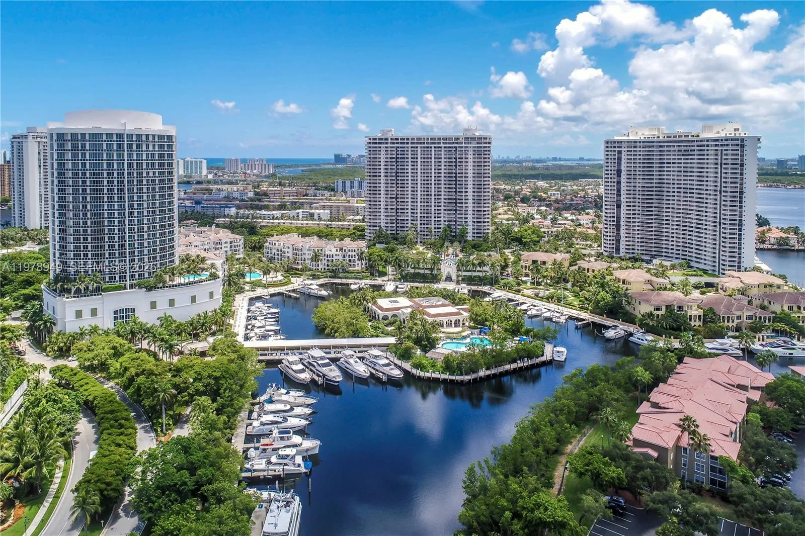 1000 Island Blvd # 1812, Aventura, FL 33160