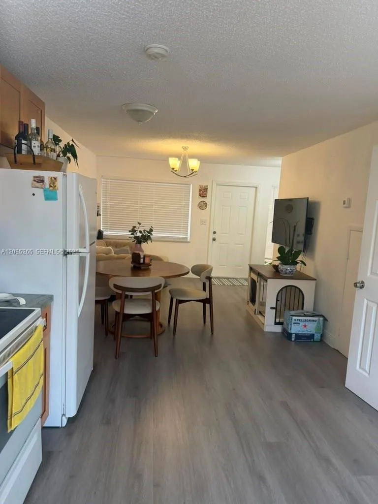 42 W 7th St # 202, Hialeah, FL 33010