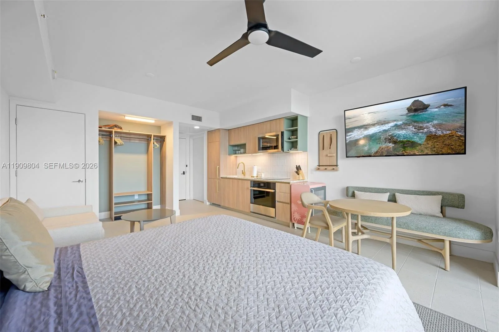 159 NE 6th St # 3706, Miami, FL 33132 photo 4