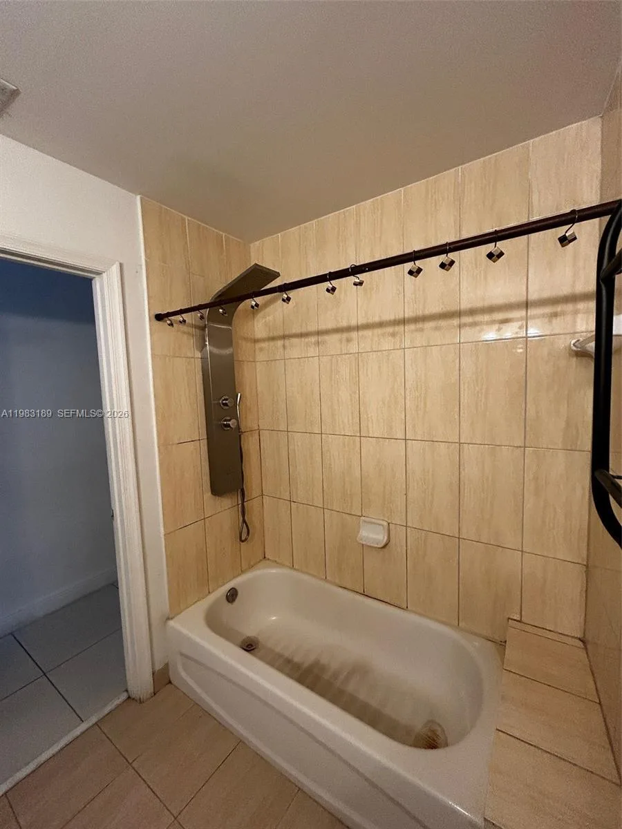 1750 N Bayshore Dr # 1104, Miami, FL 33132 photo 8