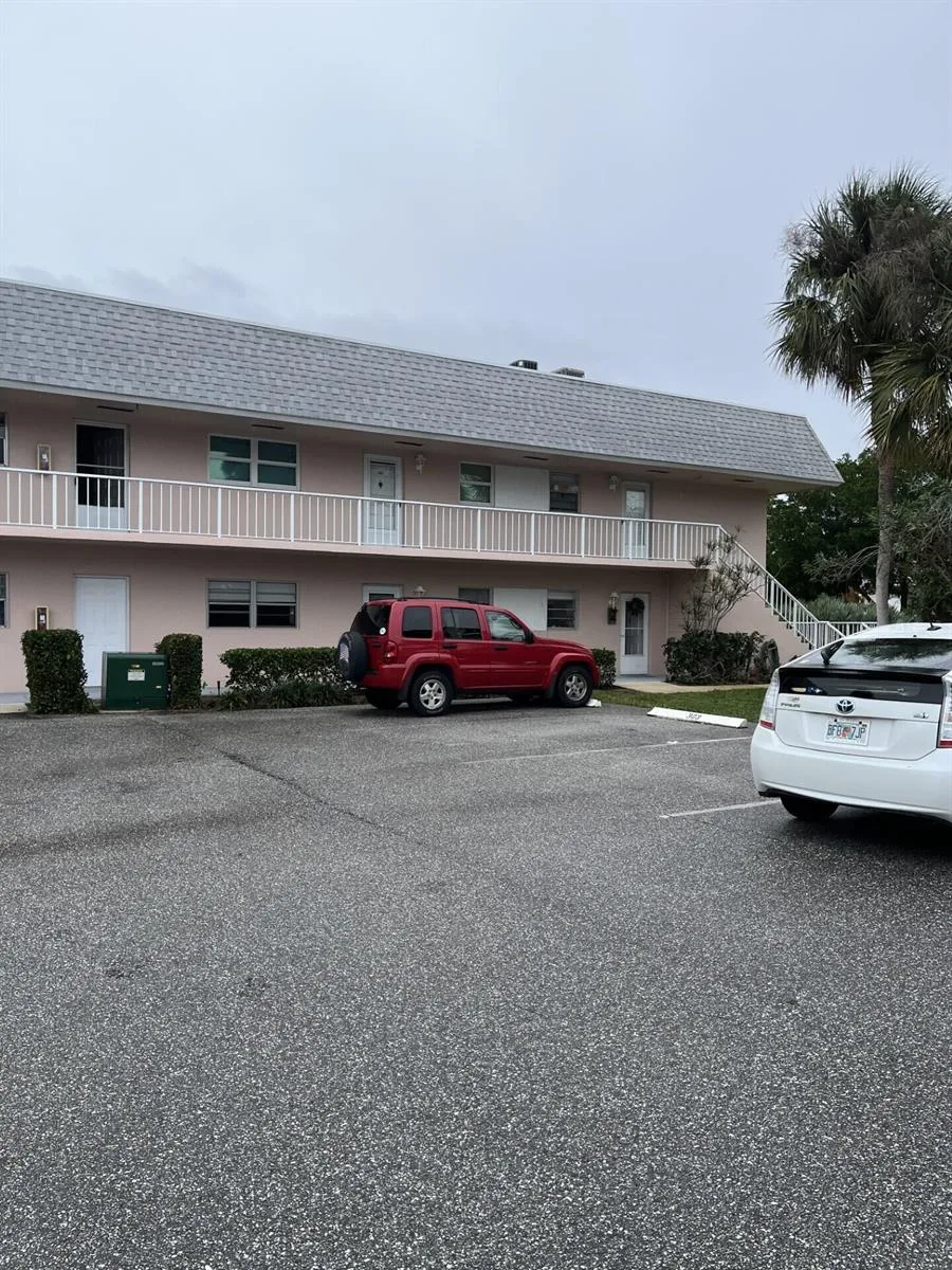 18081 SE Country Club Drive # 100, Jupiter, FL 33469