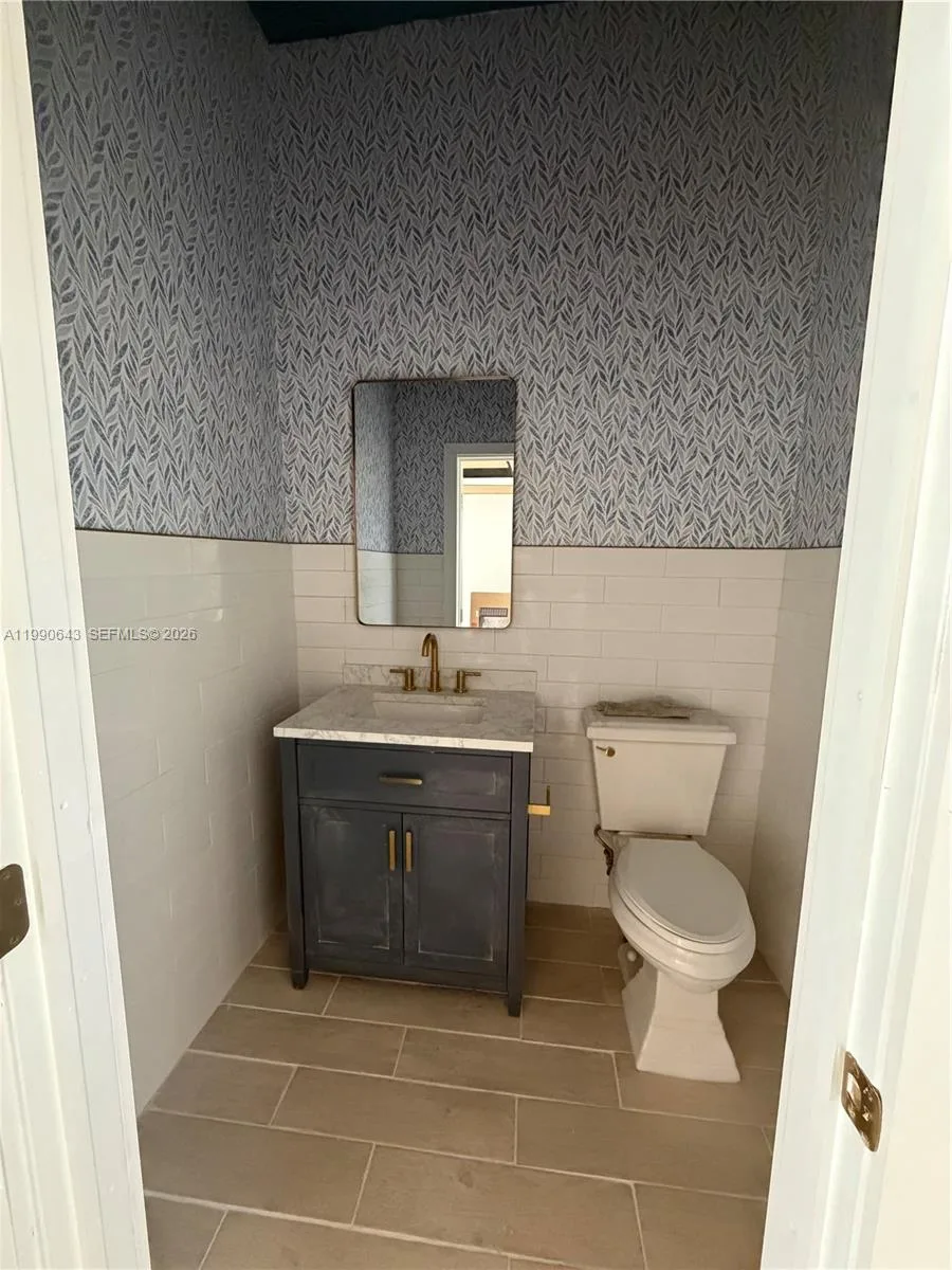 1352 E 4th Ave, Hialeah, FL 33010 photo 5