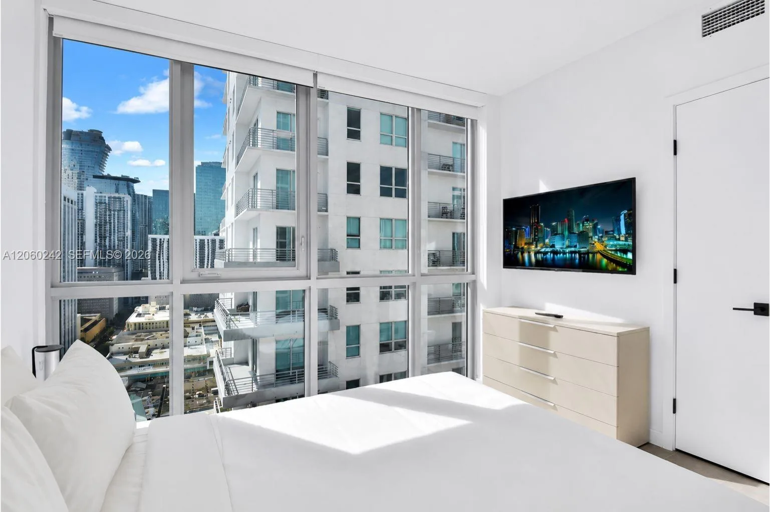 227 NE 2nd St # 2000, Miami, FL 33132 photo 10