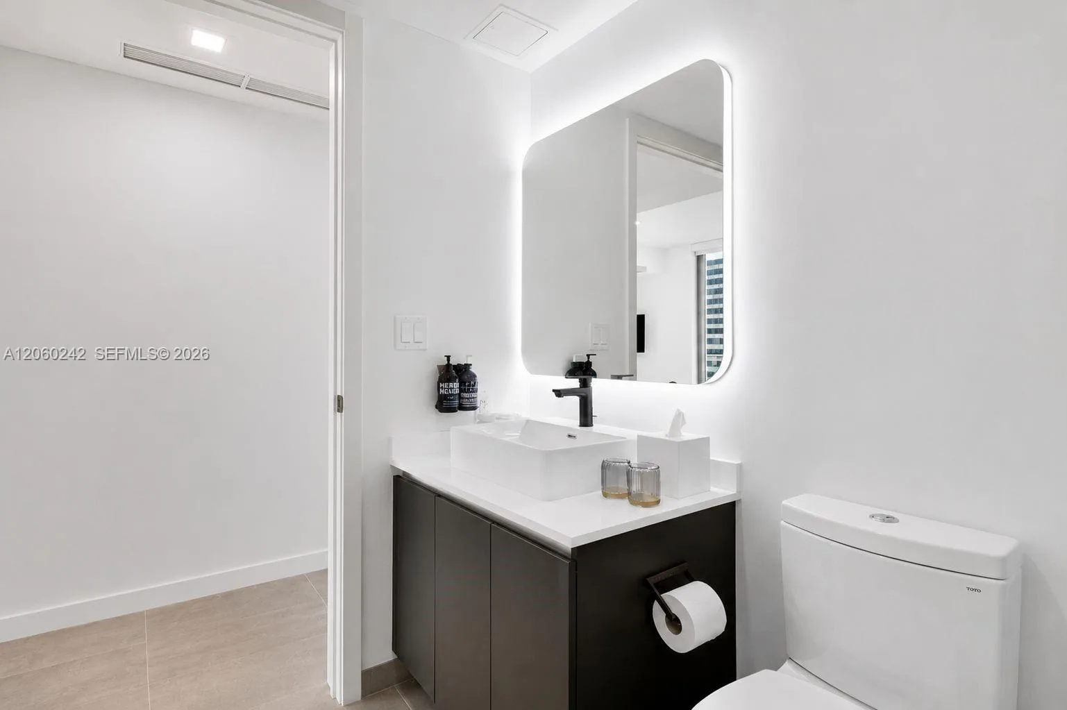 227 NE 2nd St # 2000, Miami, FL 33132 photo 12