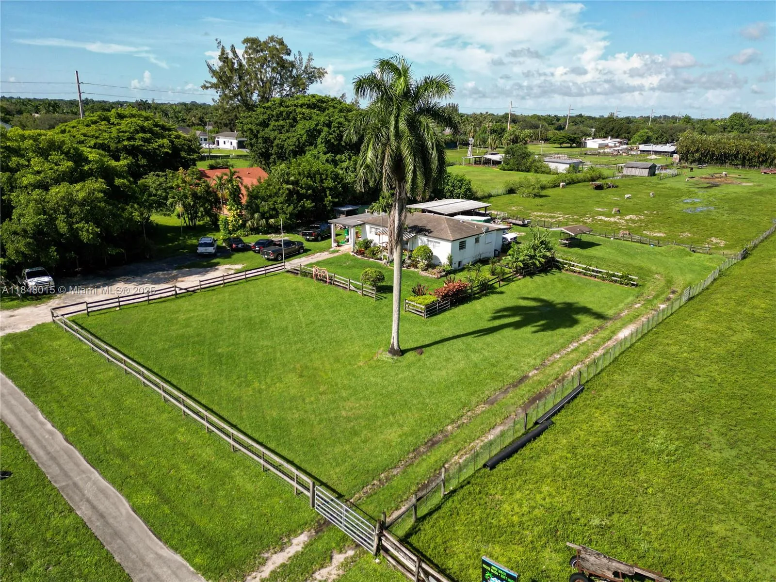 1921 SW 112th Ave, Davie, FL 33325