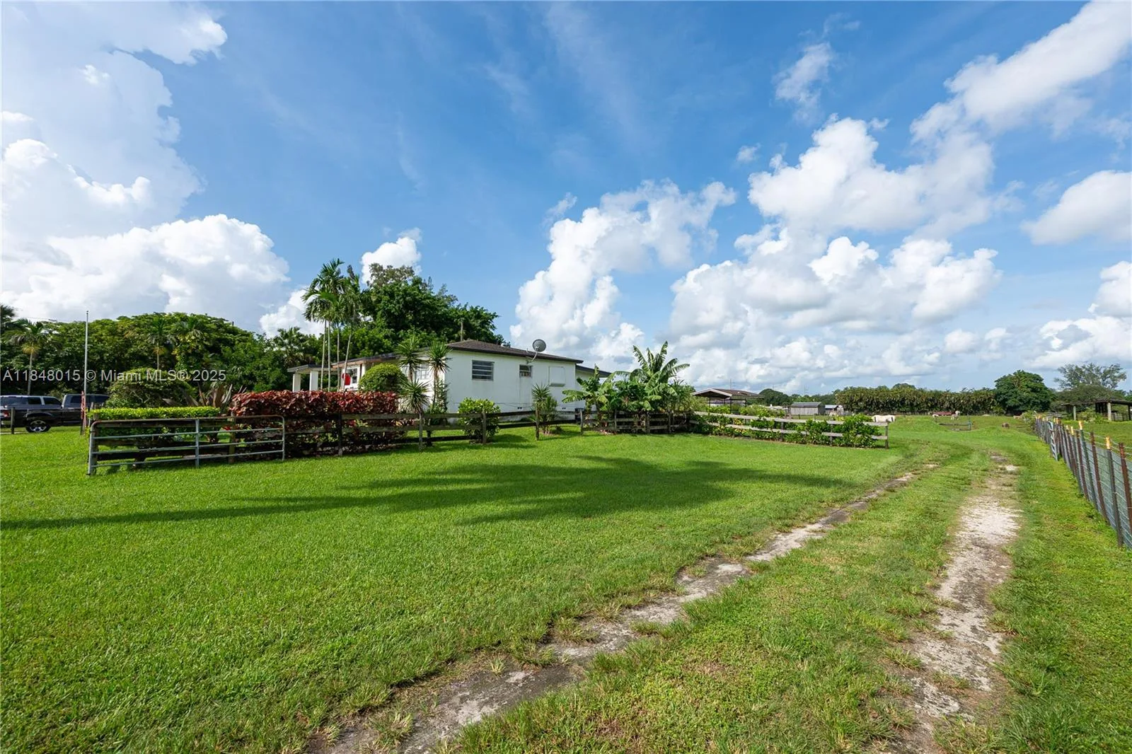 1921 SW 112th Ave, Davie, FL 33325 photo 8