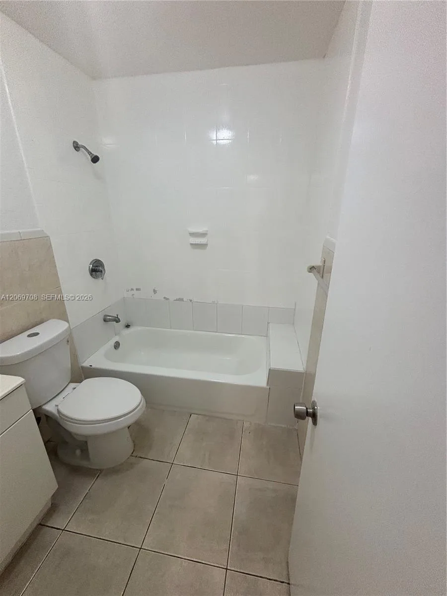 7841 Johnson St # 212, Pembroke Pines, FL 33024 photo 5