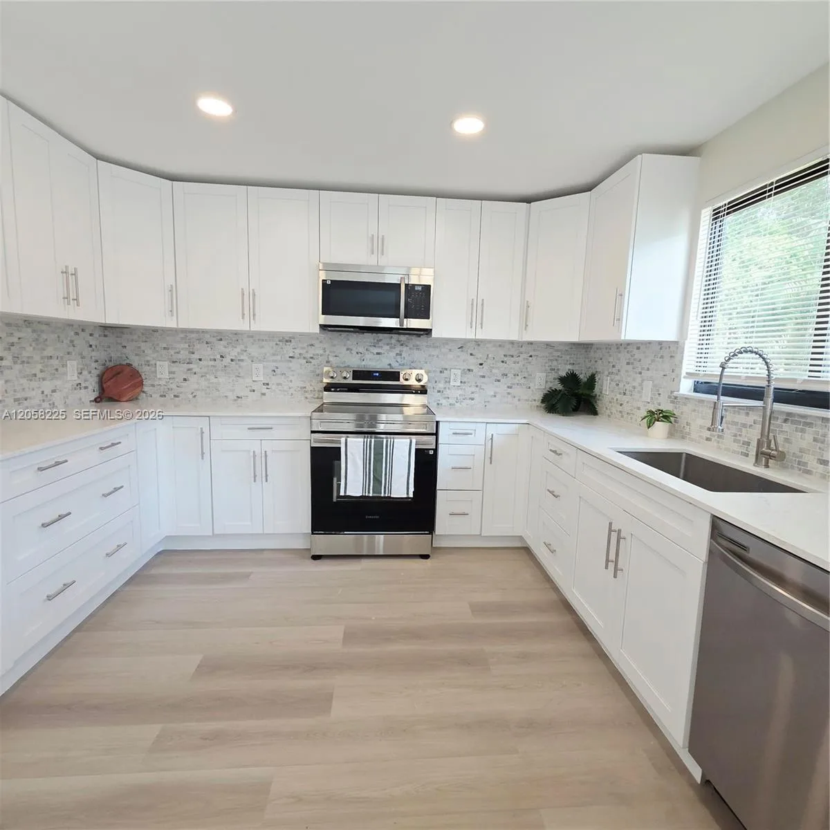 601 NE 1st St, Pompano Beach, FL 33060 photo 10