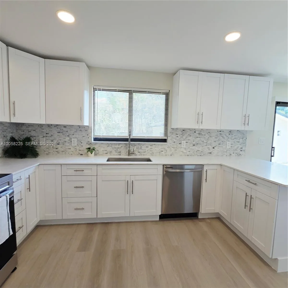601 NE 1st St, Pompano Beach, FL 33060 photo 12