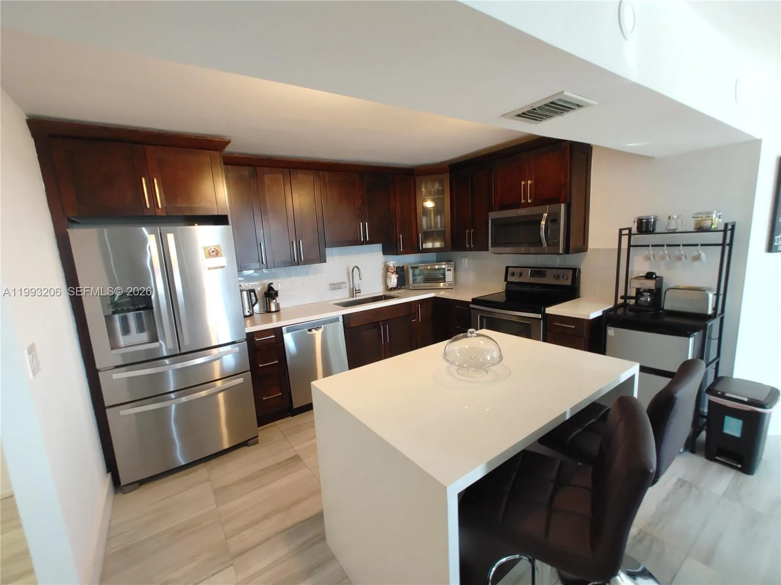 7135 Collins Ave # 525, Miami Beach, FL 33141 photo 2
