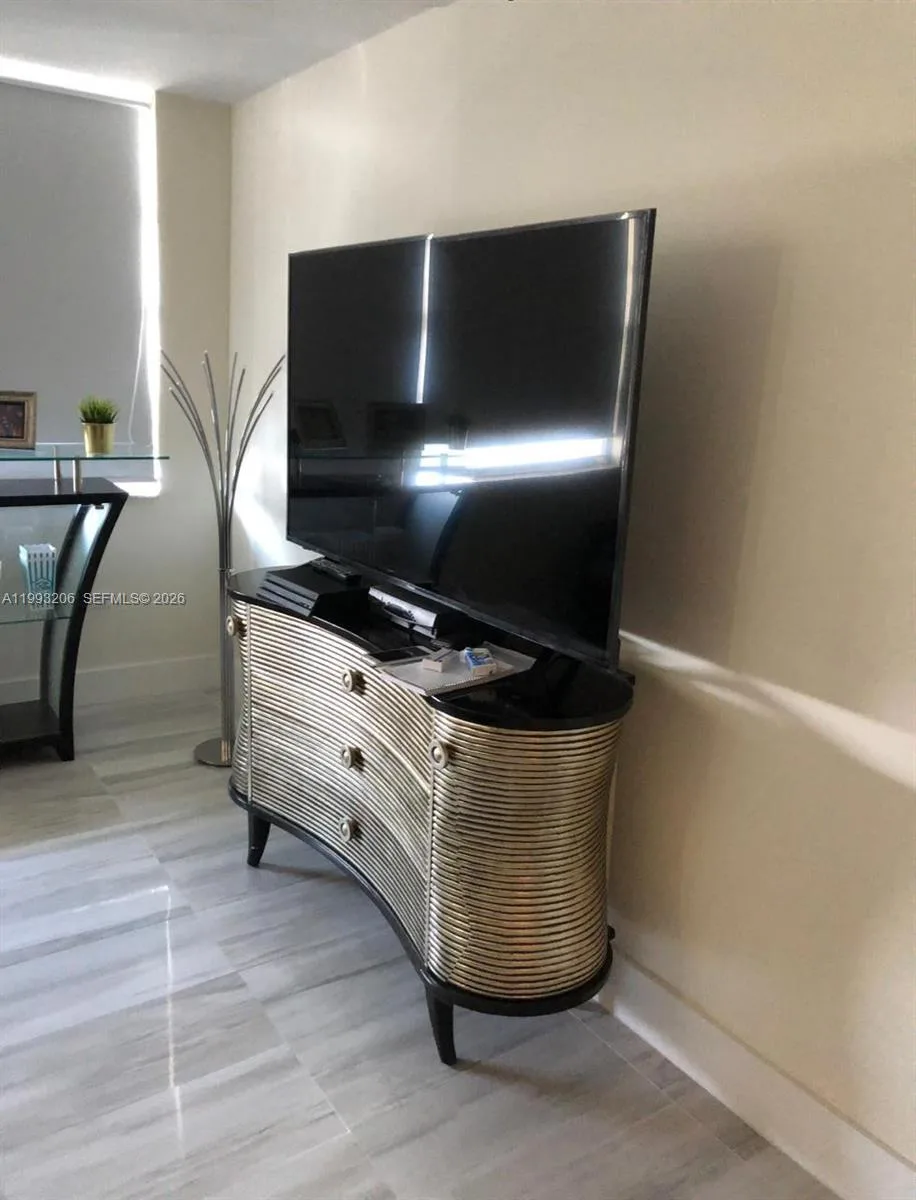 7135 Collins Ave # 525, Miami Beach, FL 33141 photo 7
