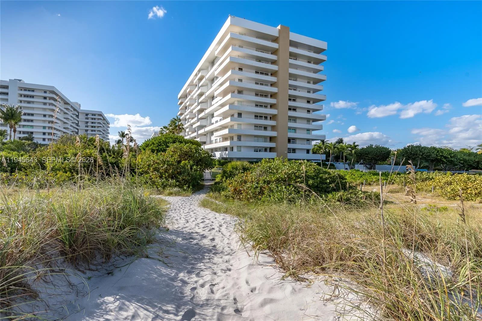 199 Ocean Lane Dr # 807, Key Biscayne, FL 33149 photo 2
