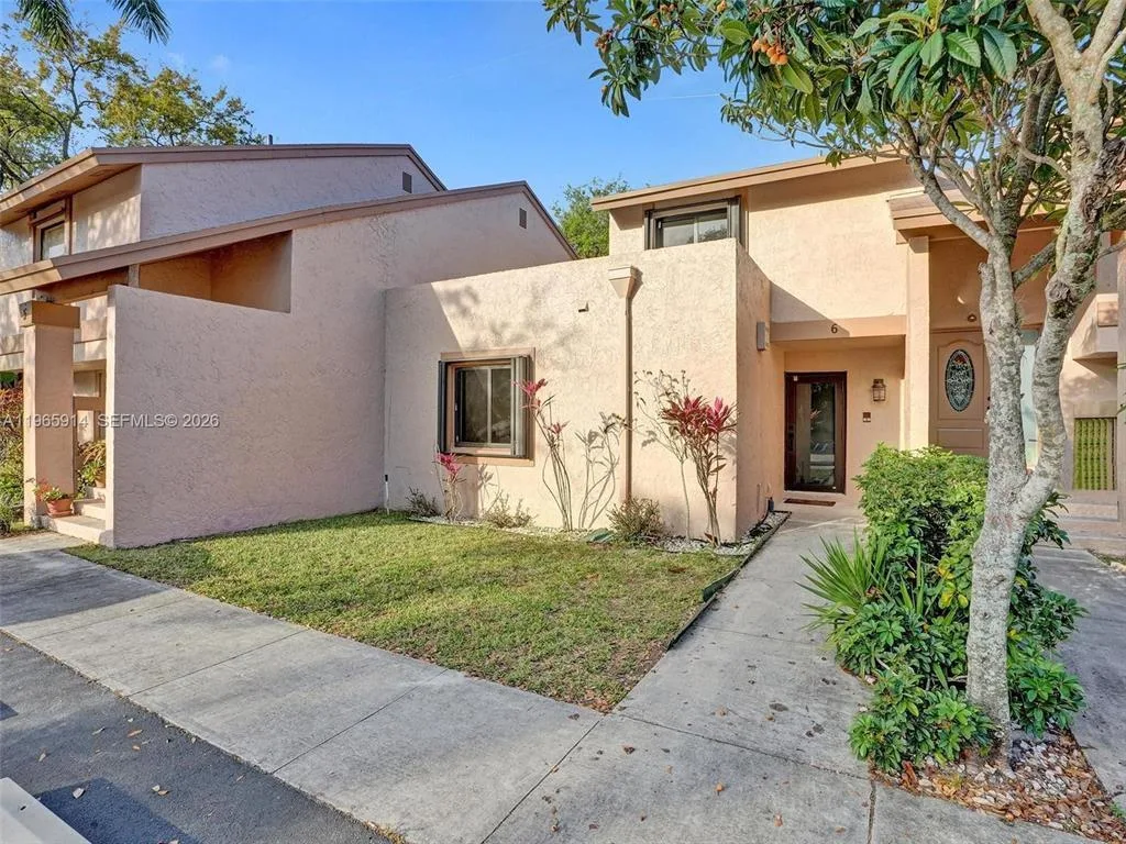 6 CHESTNUT Circle, Cooper City, FL 33026