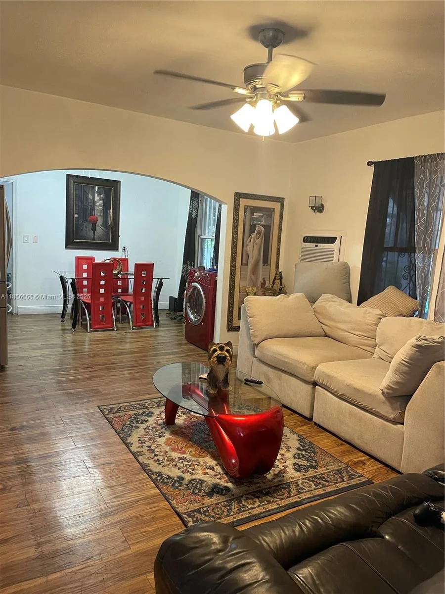 404 NW 23rd Ct, Miami, FL 33125 photo 4