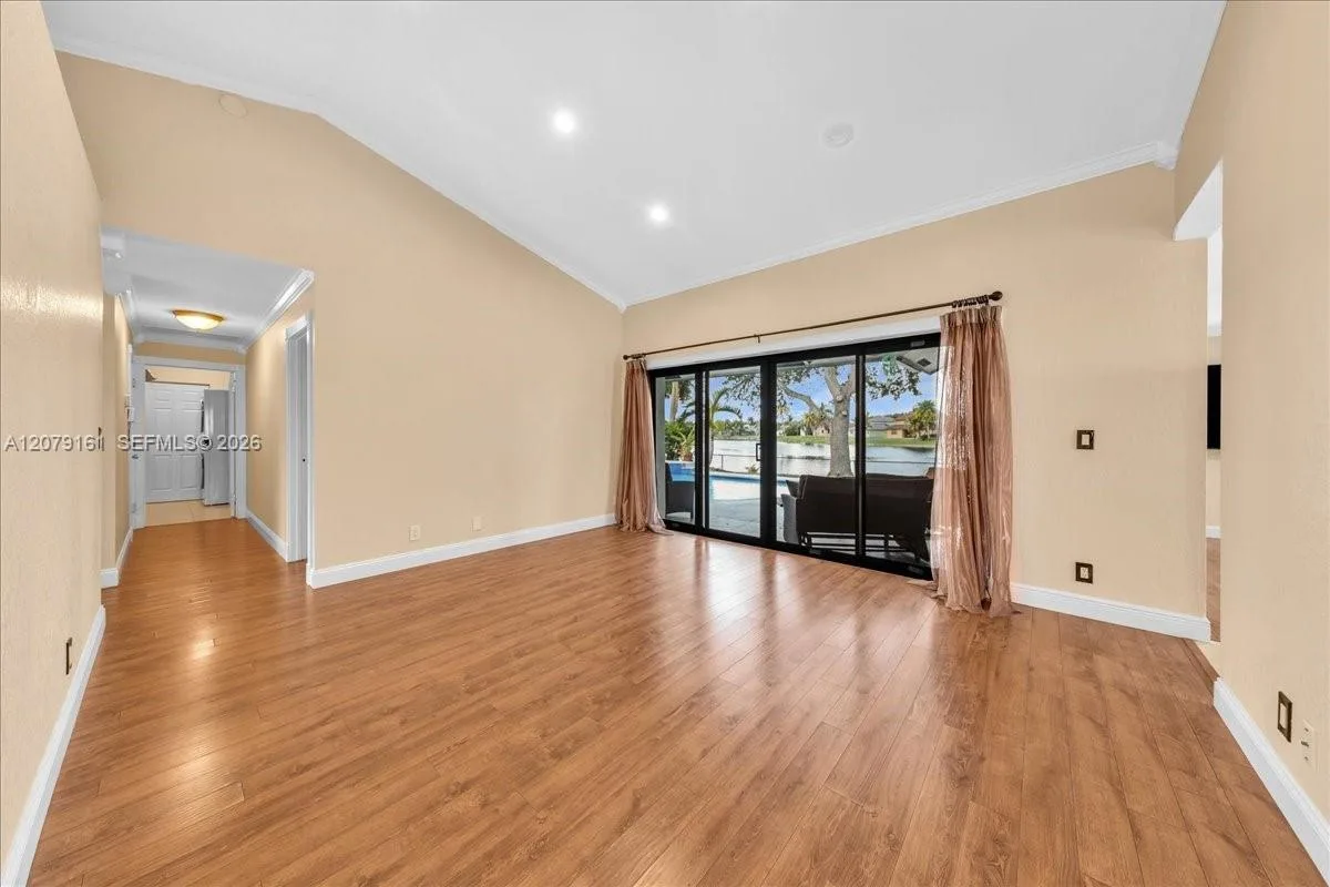 15056 SW 10th St, Sunrise, FL 33326 photo 8